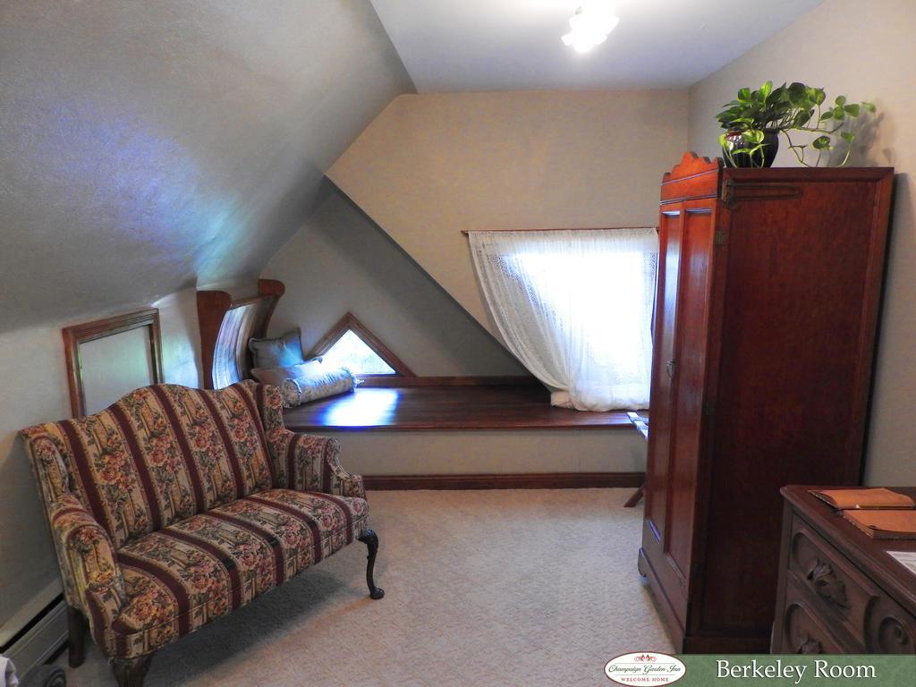 Double Room Private External Bathroom