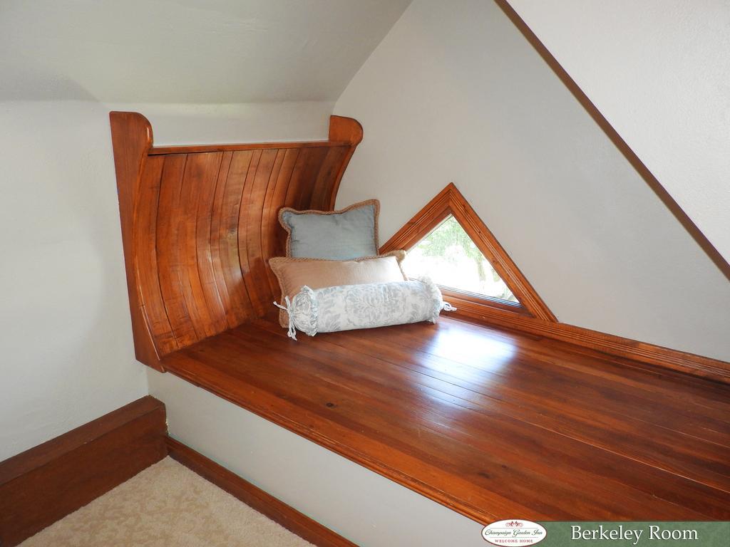 Double Room Private External Bathroom