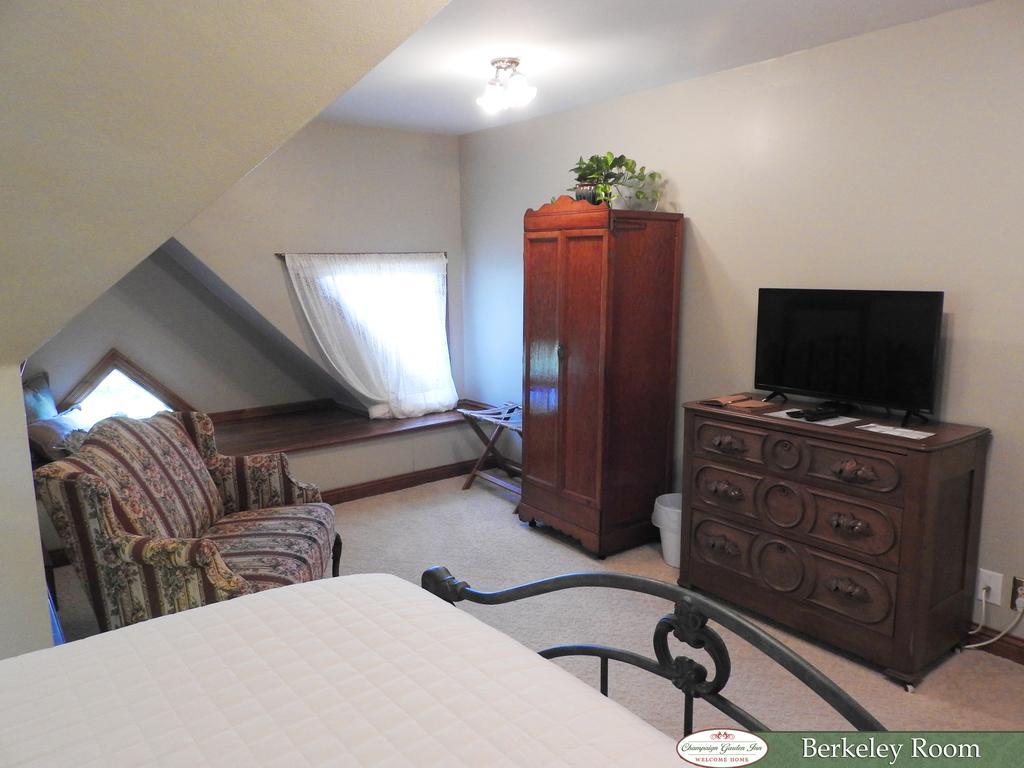 Double Room Private External Bathroom