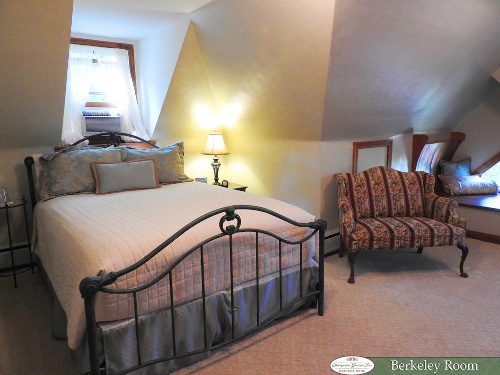 Double Room Private External Bathroom