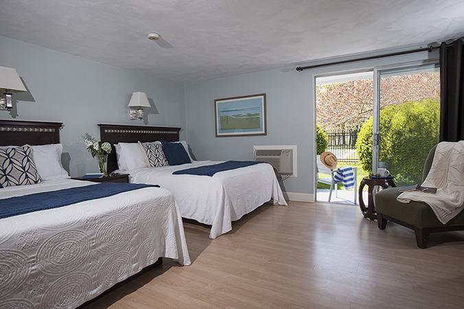 Queen Room Two Queen Beds Kitchenette