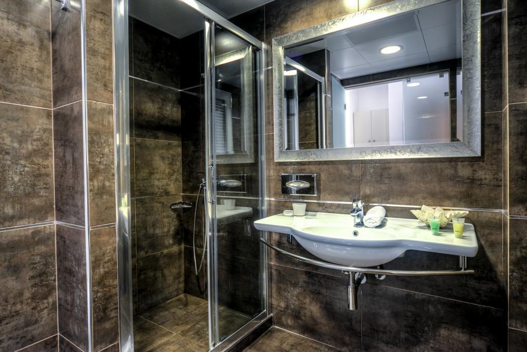 Double or Twin Room Garden View