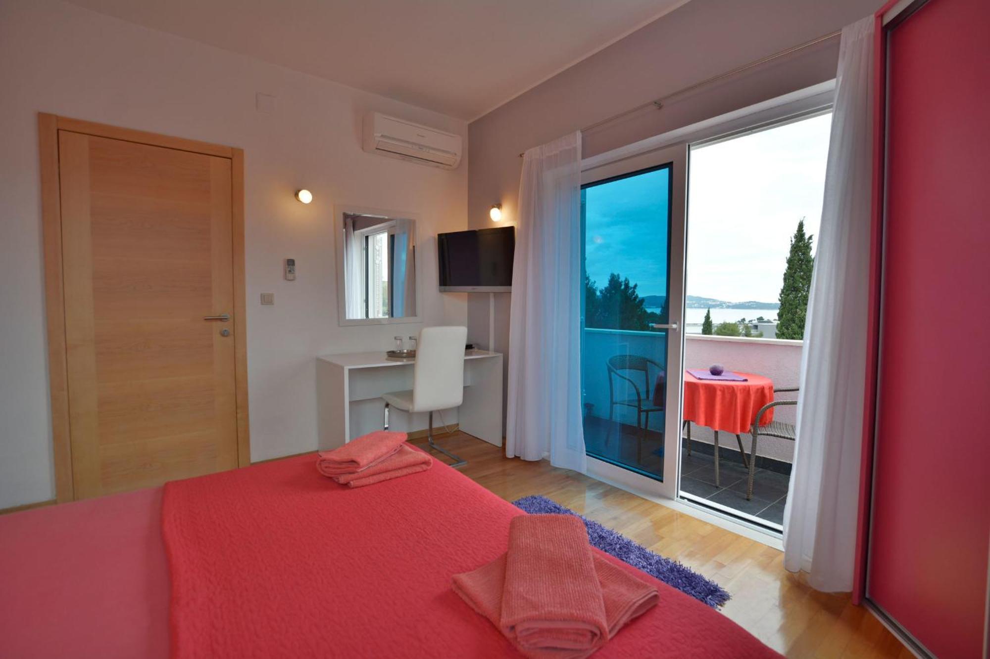 Double Room,386418964:JPEG