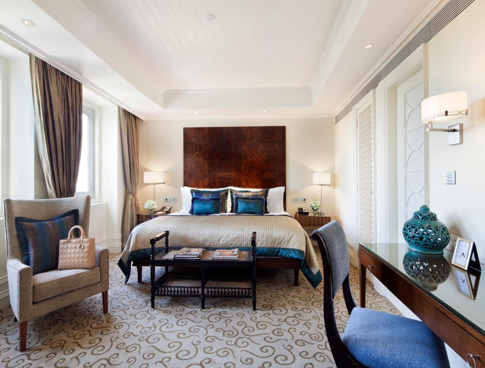 Luxury Suite 1 Bedroom City View 2 Way Airport Transfer,555484392:JPEG