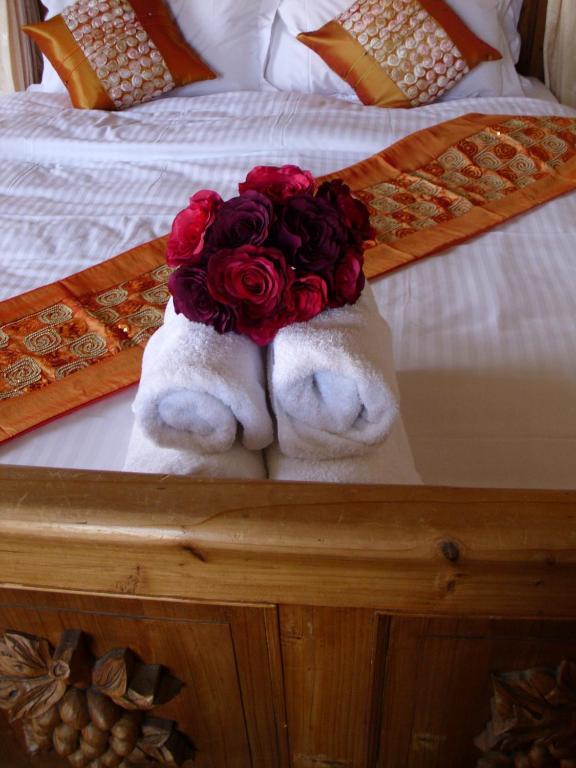 Large Double Room Four Poster Bed Room 4