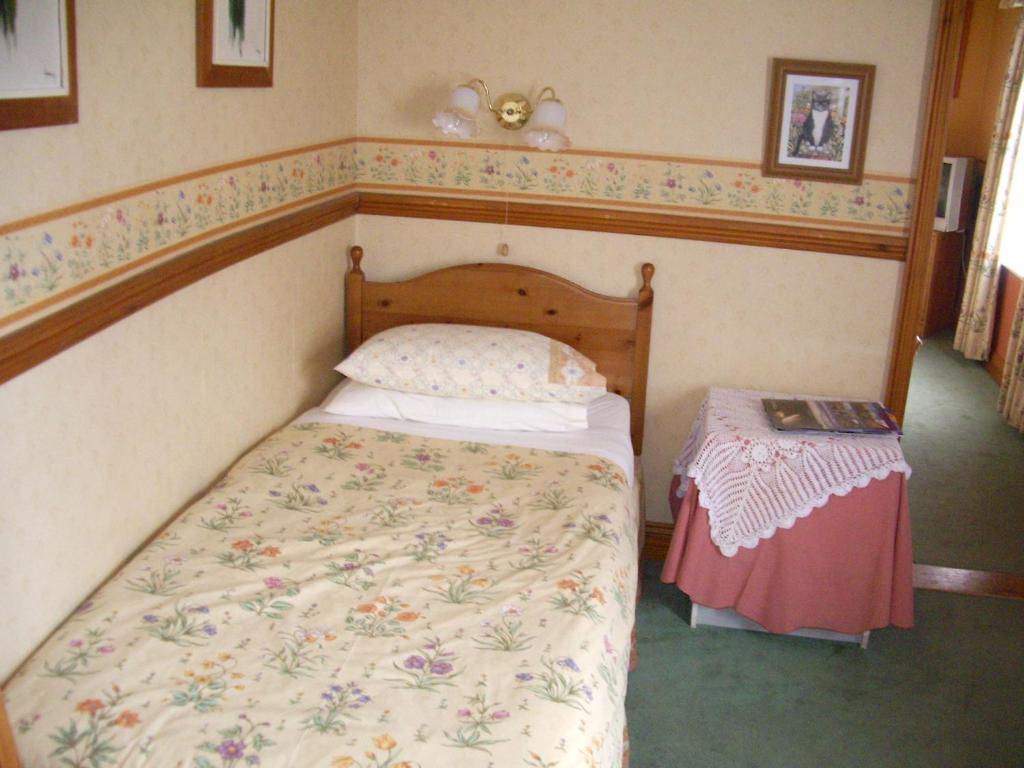 Double or Twin Large Room