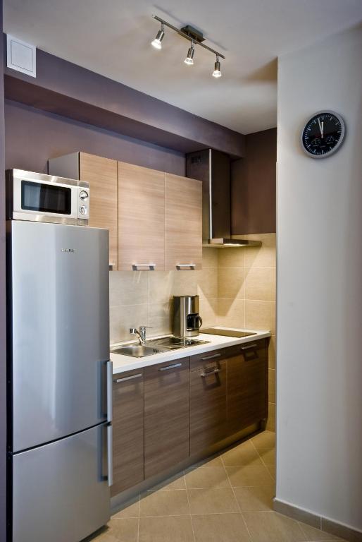 Deluxe One-Bedroom Apartment Balcony