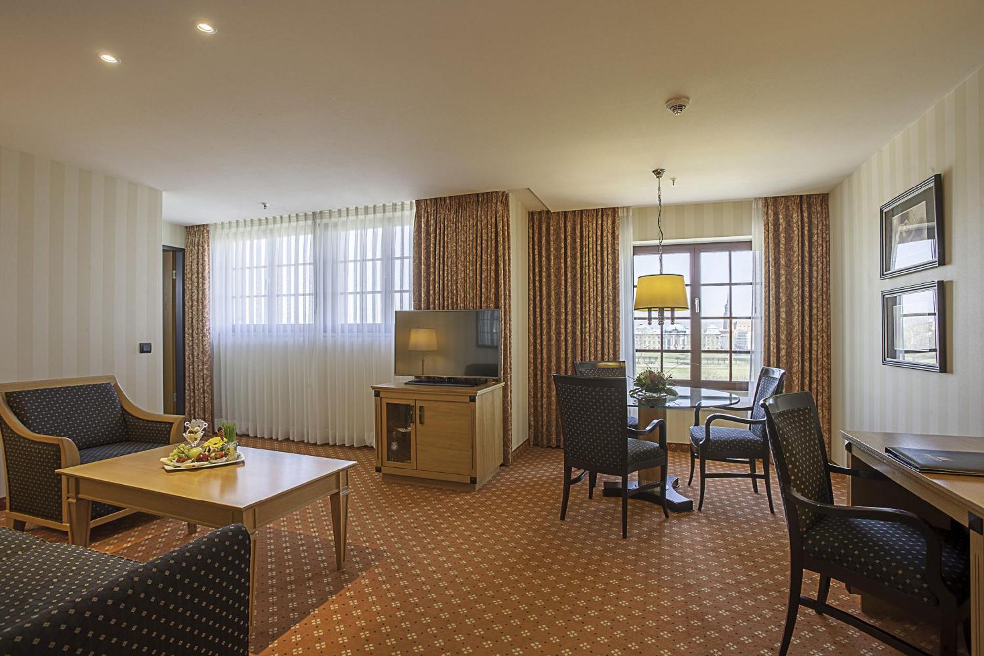 Family Suite,1212075550:JPEG