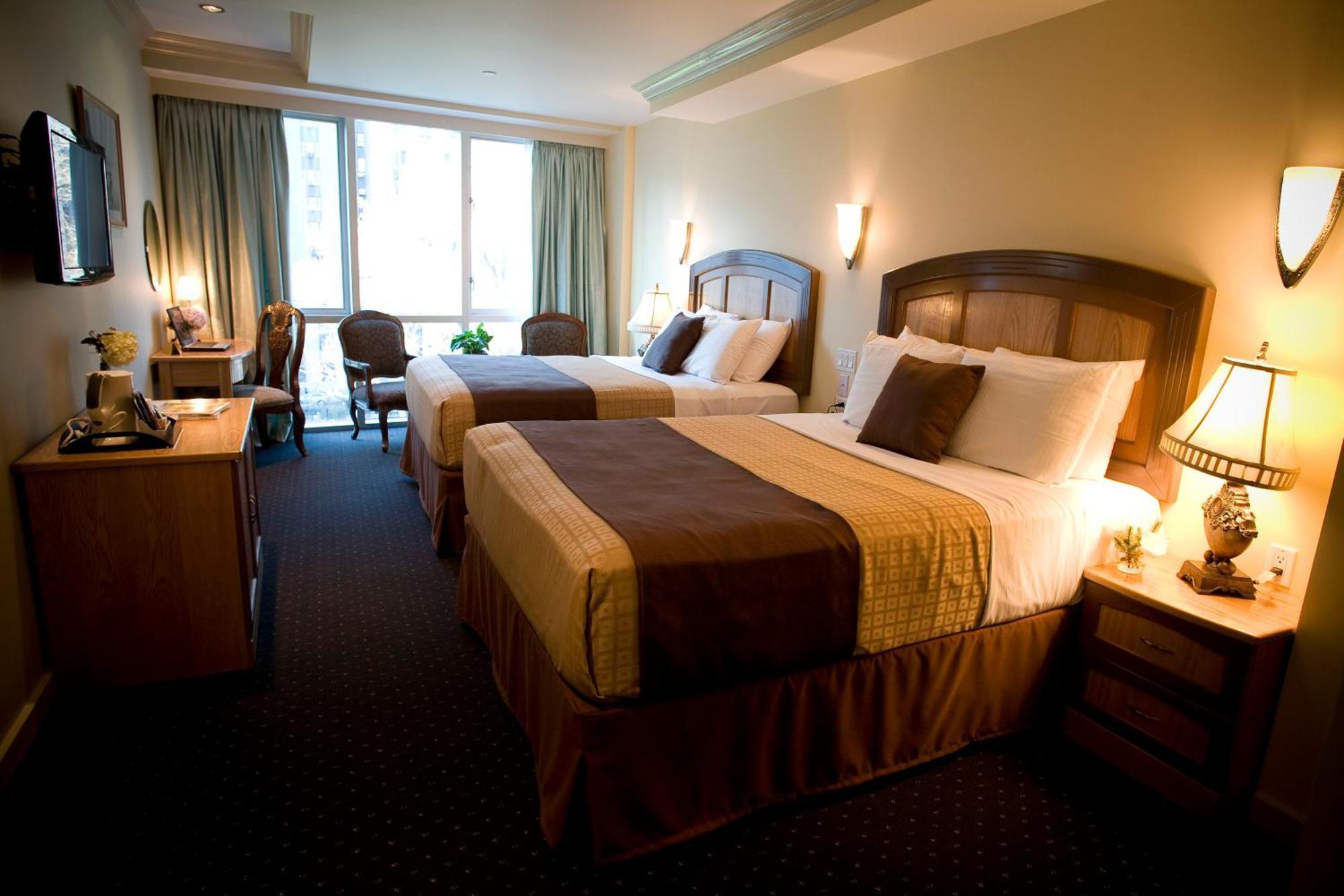 Deluxe Queen Room Two Queen Beds City View