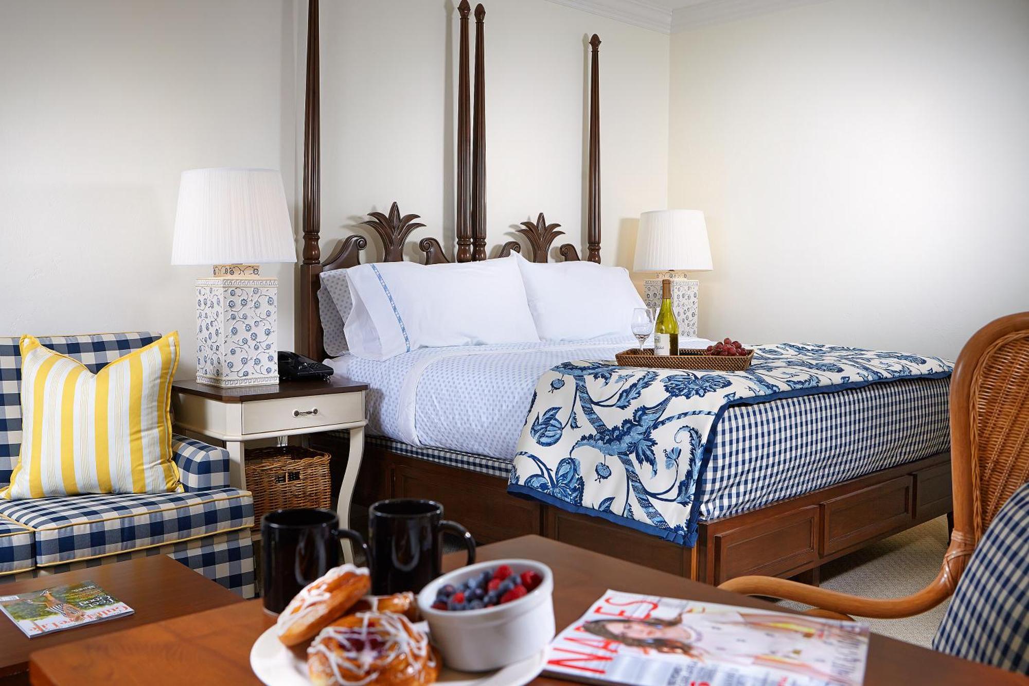 Deluxe King Room Lake View Balcony