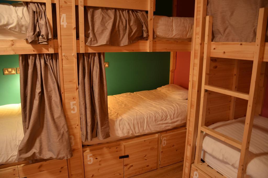 Bed 6-Bed Female Dormitory Room