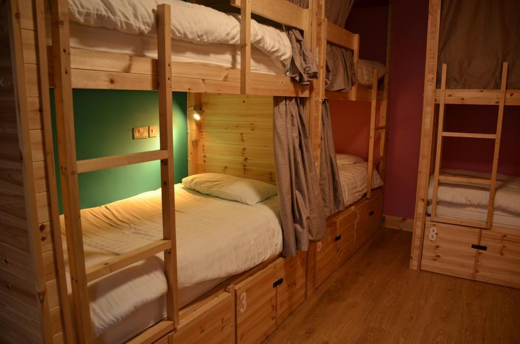Bed 8-Bed Mixed Dormitory Room
