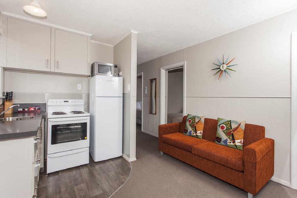 Three-Bedroom Apartment Lake View