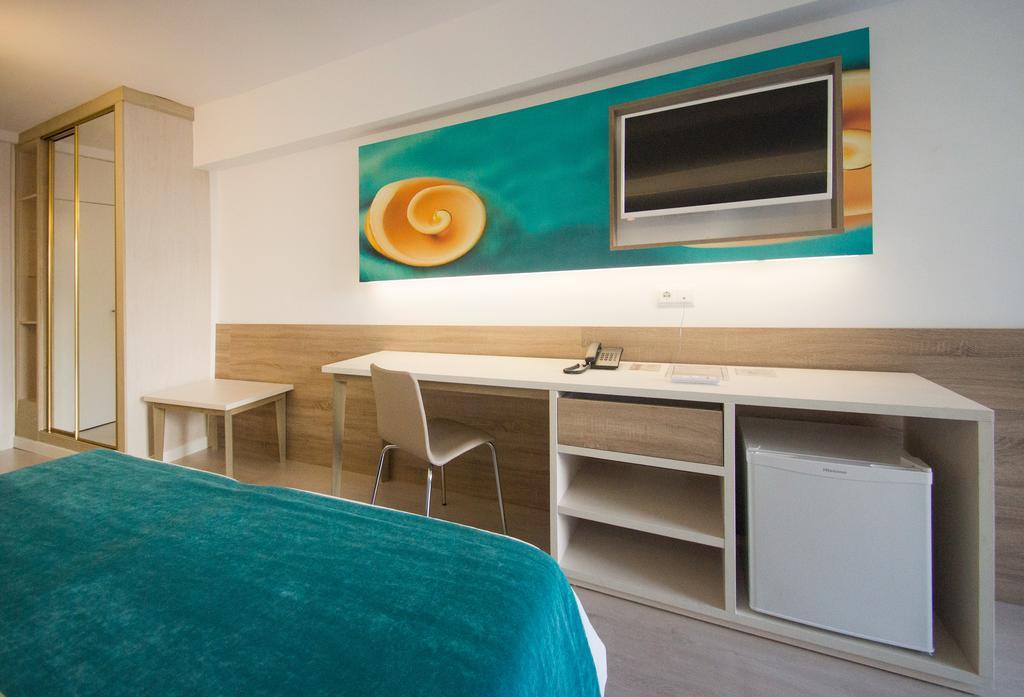 Single Room,683351067:JPEG