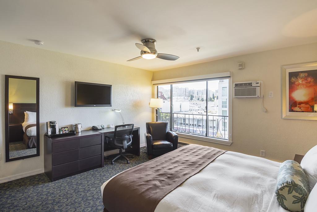 Premium King Room