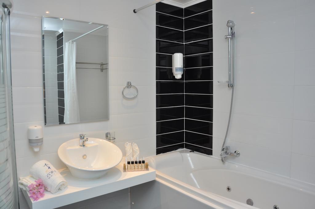 Junior Suite (2 Adults + 2 Children),318885693:JPEG