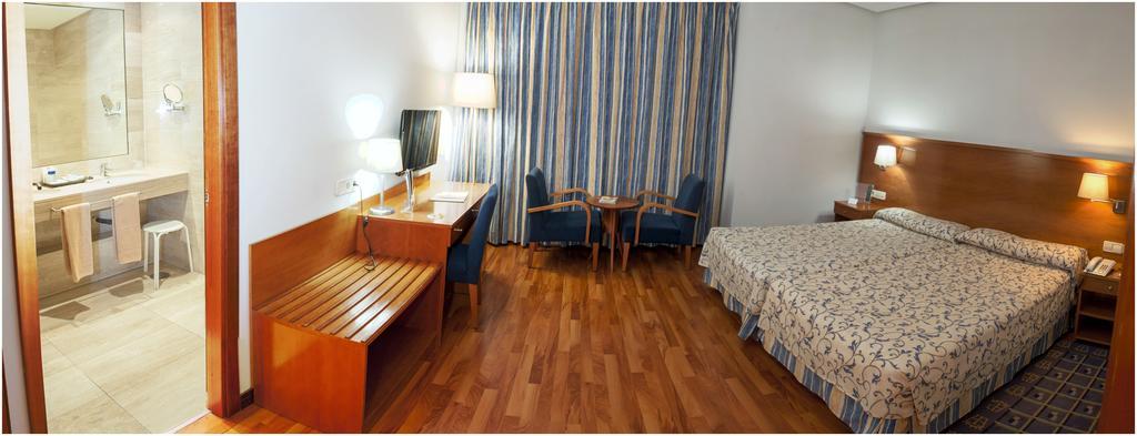 Family Room,378020905:JPEG