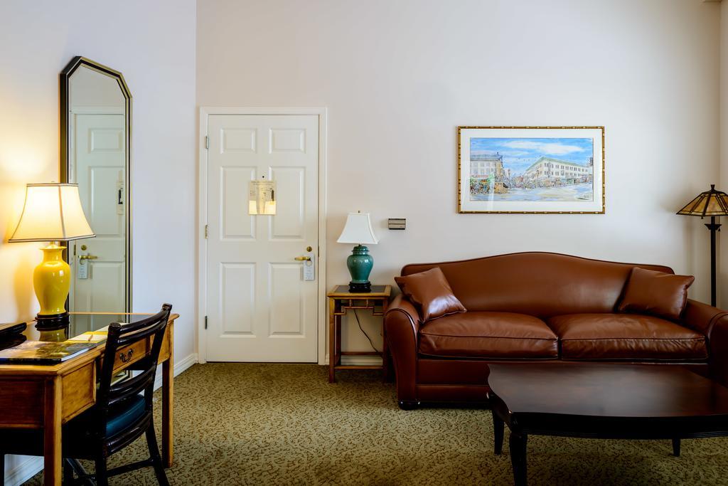 One-Bedroom Suite