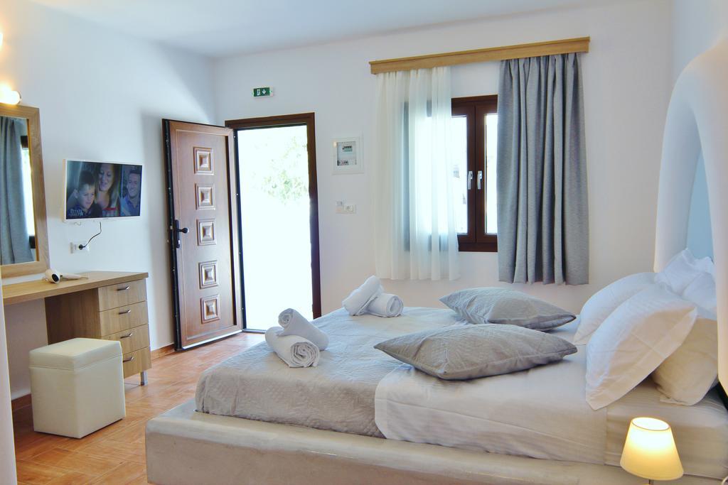 Double Room Pool Access & Patio