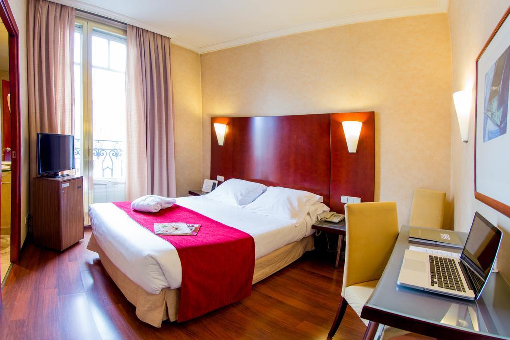 Quarto Duplo