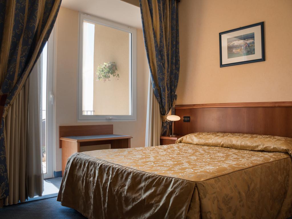 Camera Matrimoniale Basic con Letto a una Piazza e Mezza