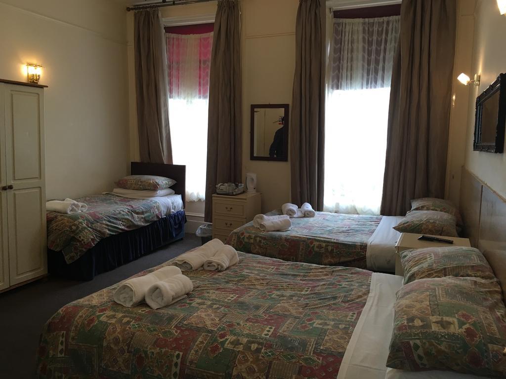 Quintuple Room with Private Bathroom