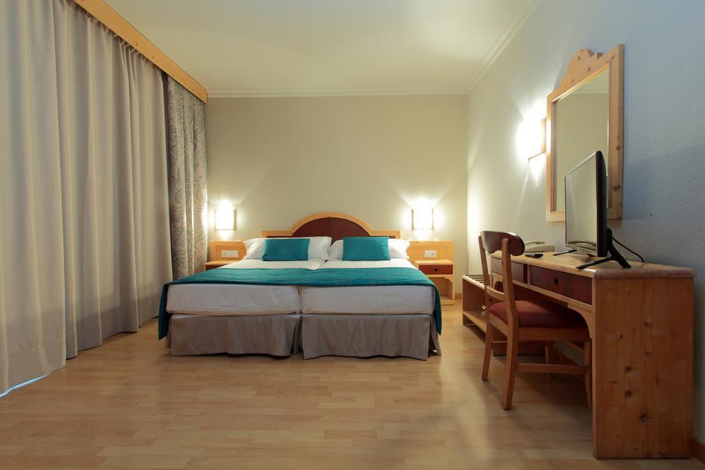 Tweepersoonskamer met 2 Aparte Bedden