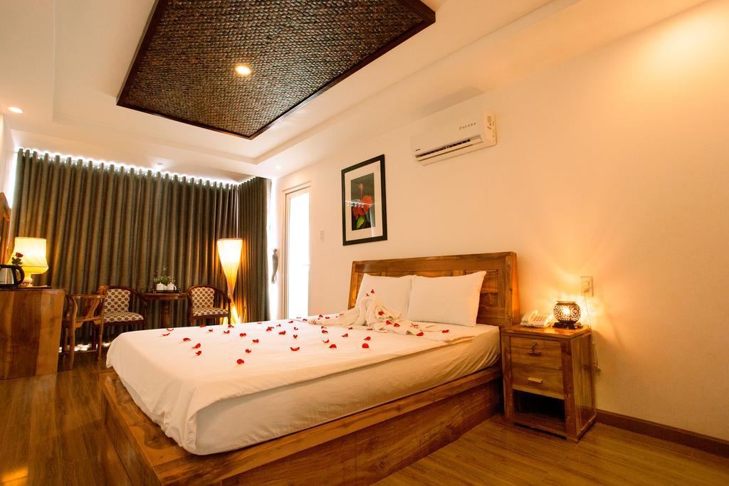 Senior Deluxe Double or Twin Room Balcony