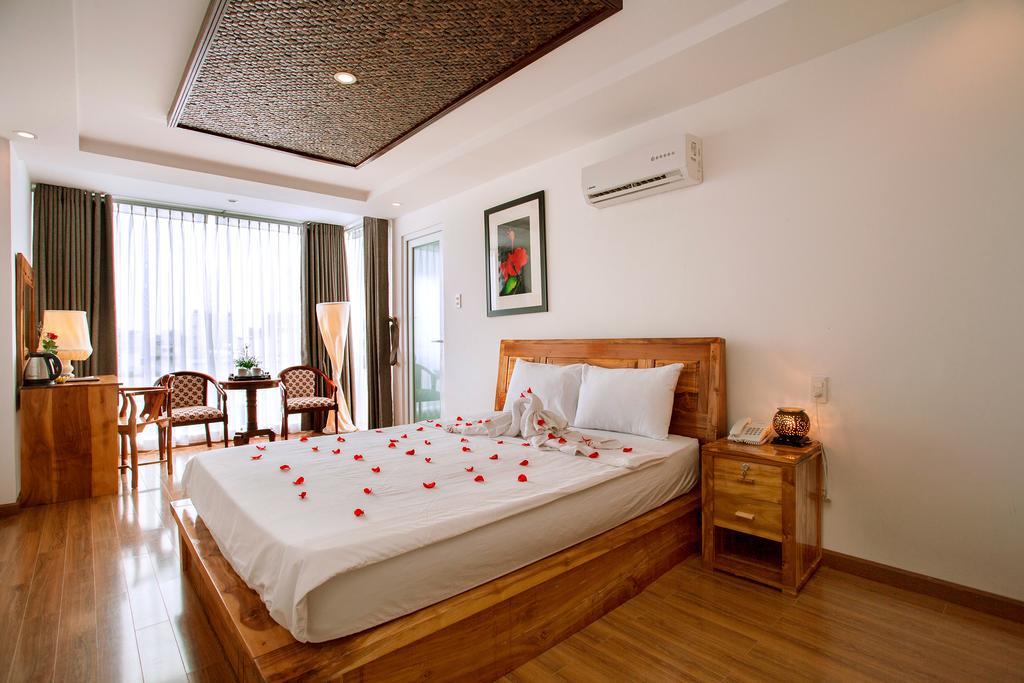 Senior Deluxe Double or Twin Room Balcony