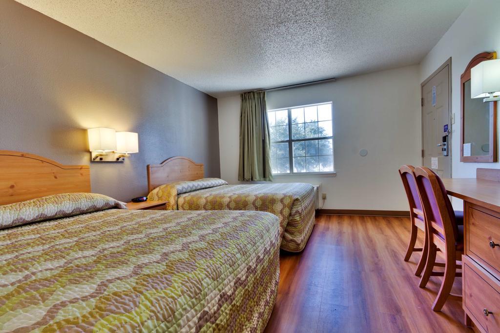 Quadruple Room - Disability Access - Smoking