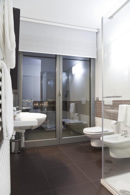 One-Bedroom Apartment,1437066349:JPEG