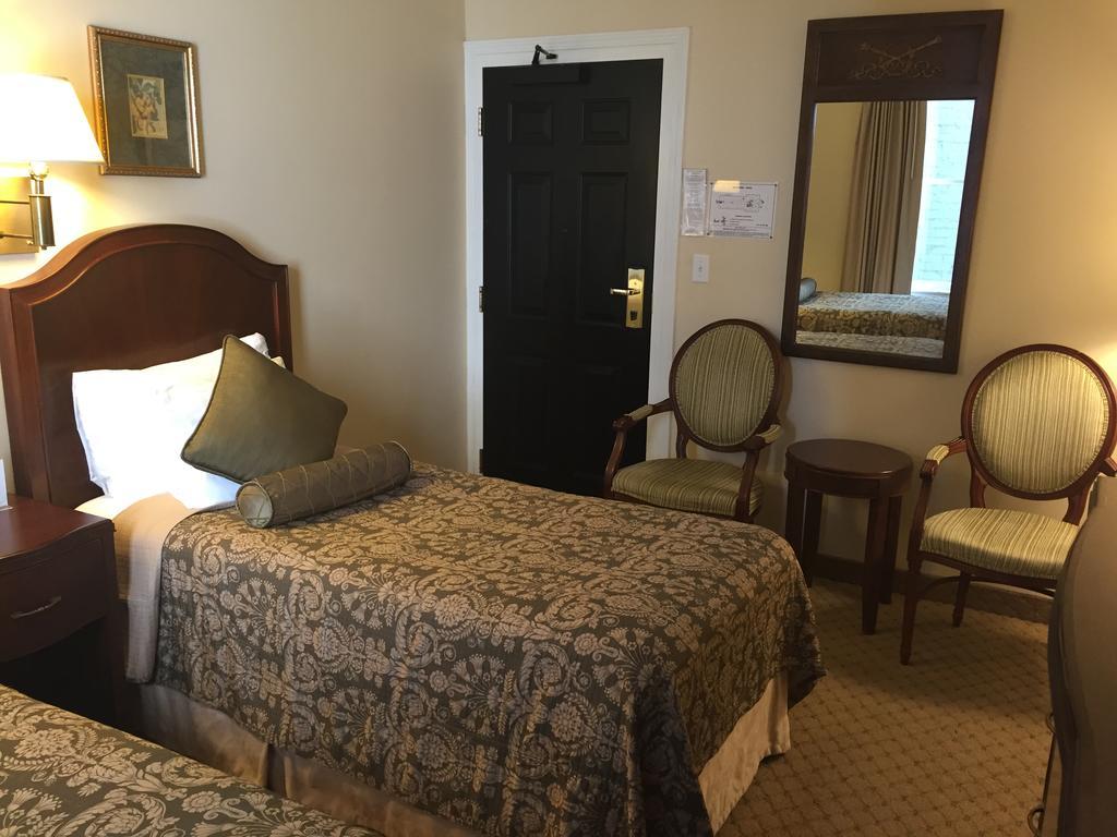 Twin Room Two Twin Beds
