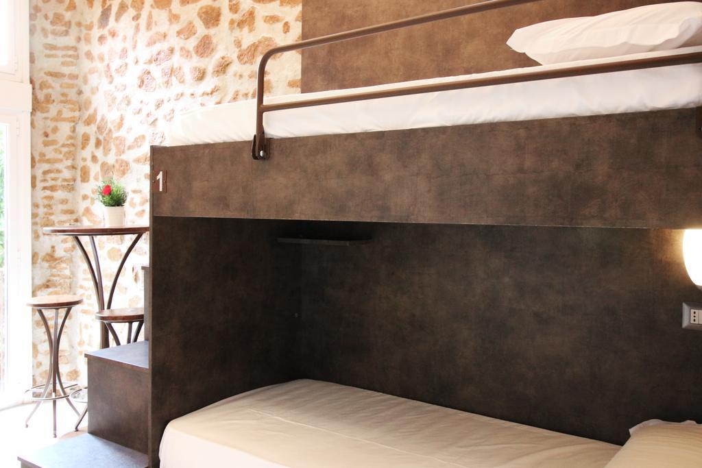 Bunk Bed 2-Bed Mixed Dormitory Room