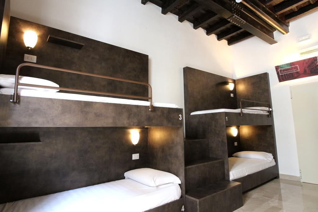 Bunk Bed 6-Bed Mixed Dormitory Room