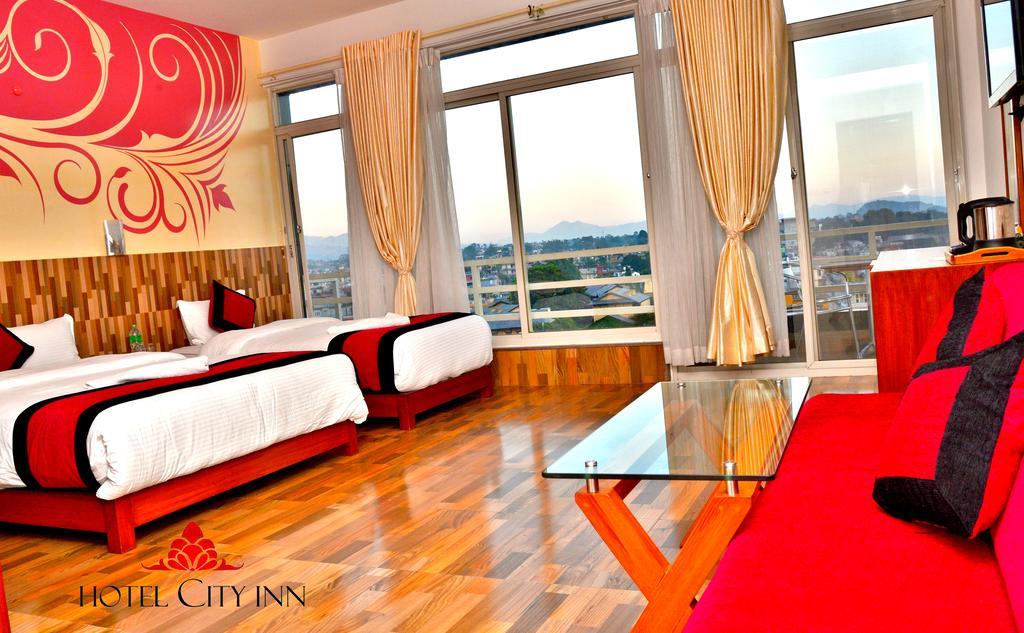 Deluxe Room Mountain or City View