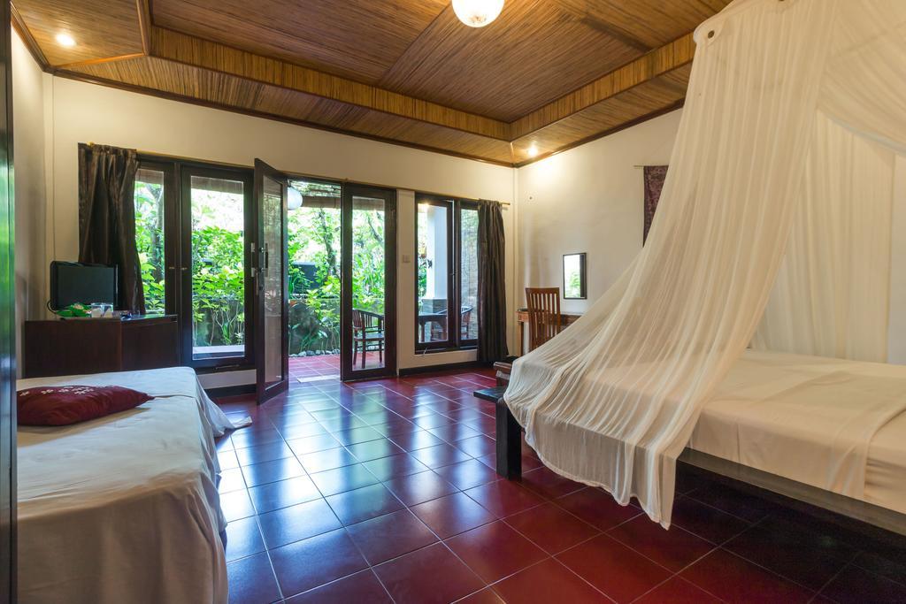Deluxe Room Pool View