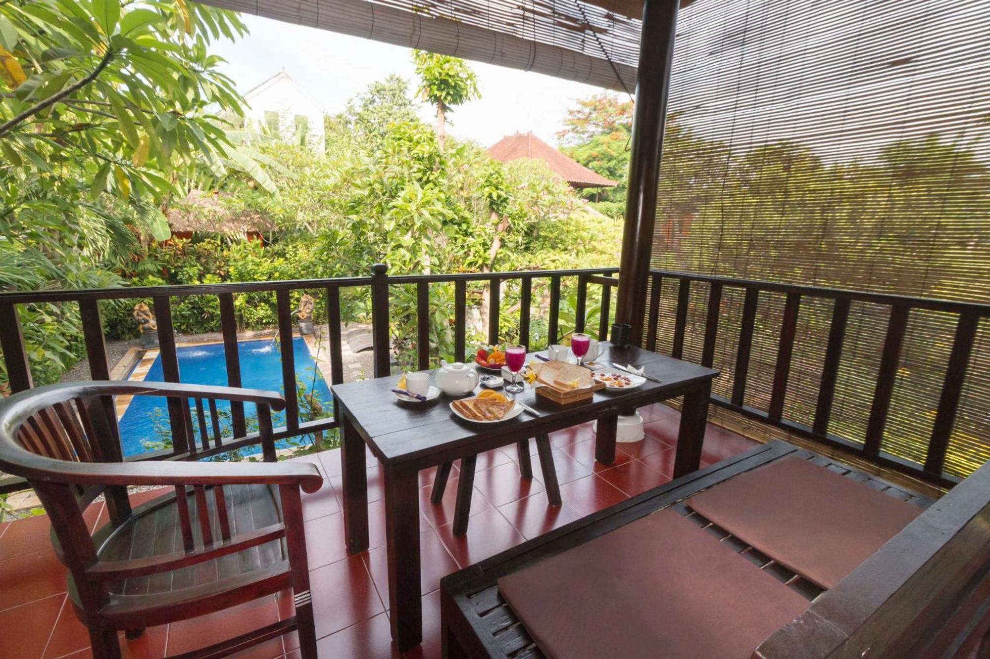 Deluxe Room Pool View