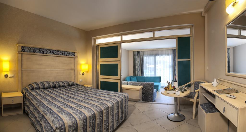 Family Pool Suite