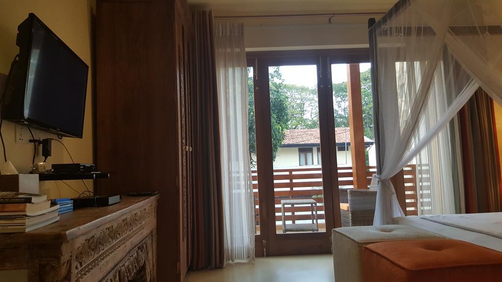 Studio Balcony