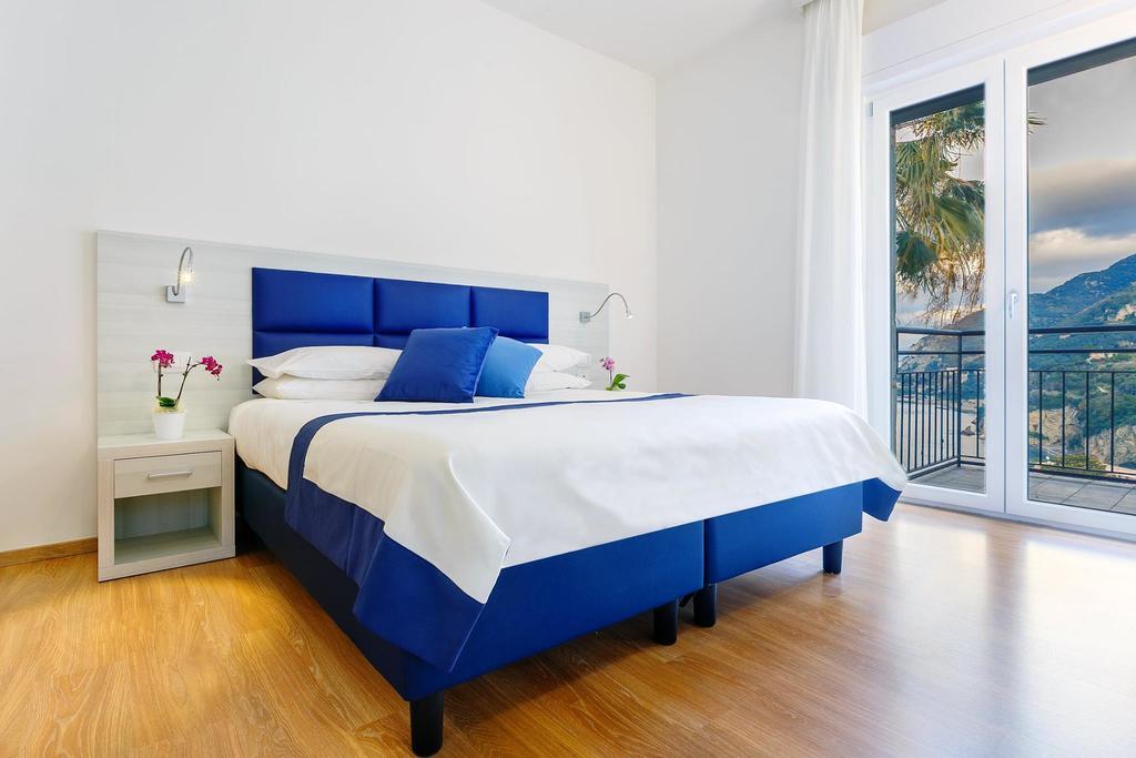 Superior Double Room Balcony Sea View