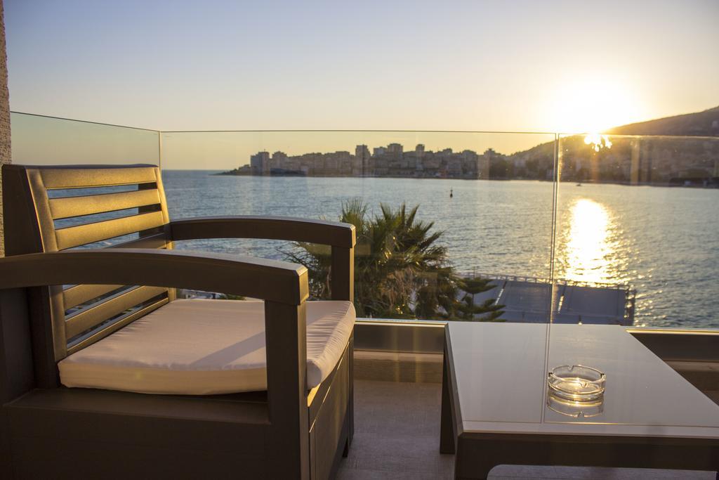 Habitación Doble Deluxe con balcón y vistas al mar