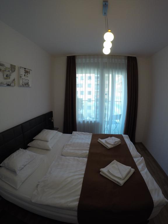 Deluxe One-Bedroom Apartment Balcony