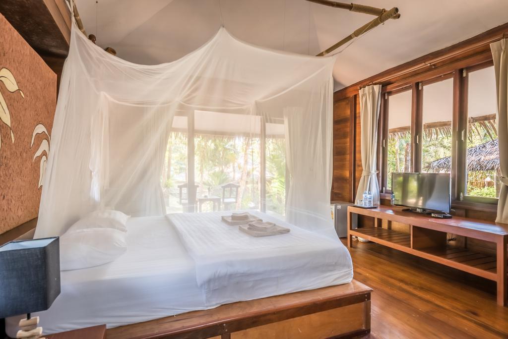 Superior Garden View Bungalow Air-Condition
