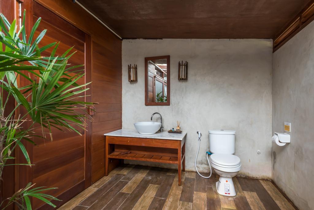 Superior Garden View Bungalow Air-Condition