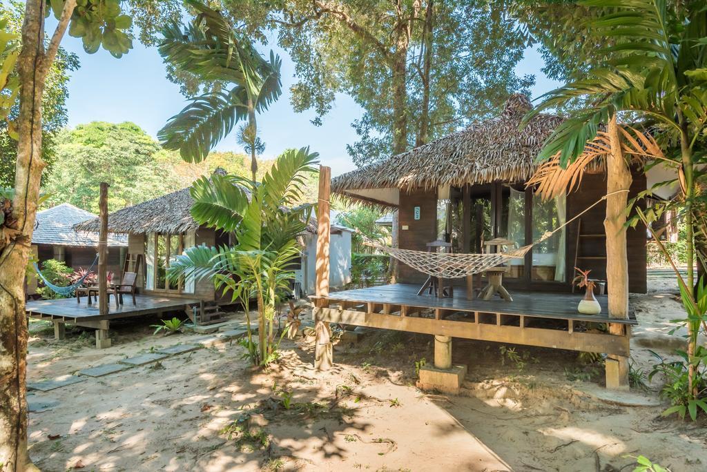 Superior Garden View Bungalow Air-Condition