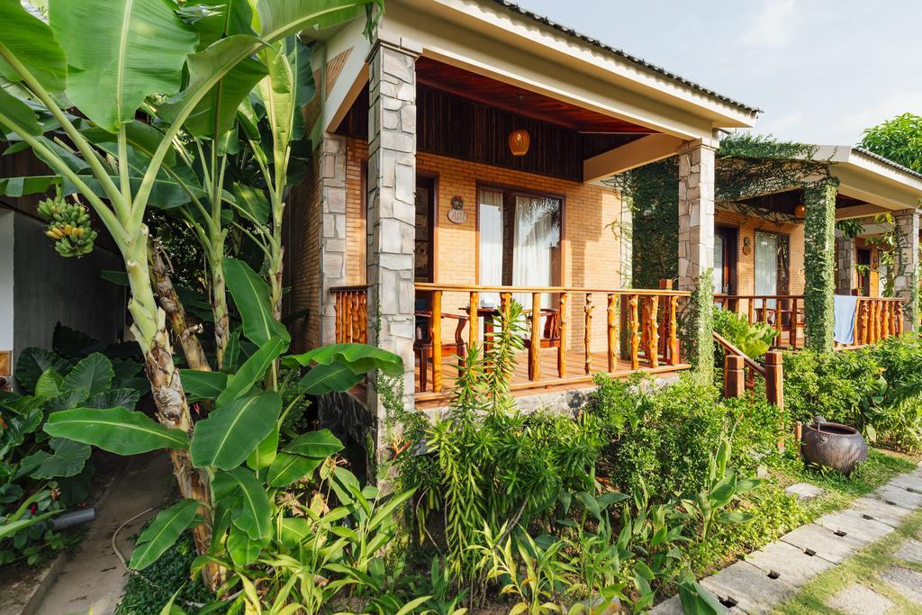 Bungalow met Kingsize Bed en Uitzicht op het Zwembad
