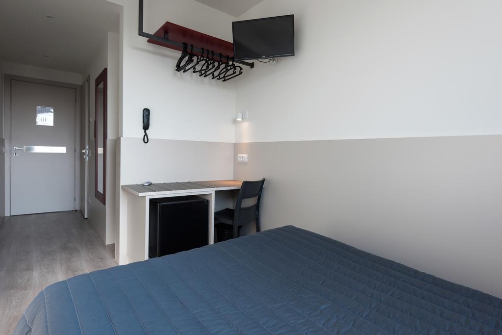 Habitación Doble pequeña con cama doble