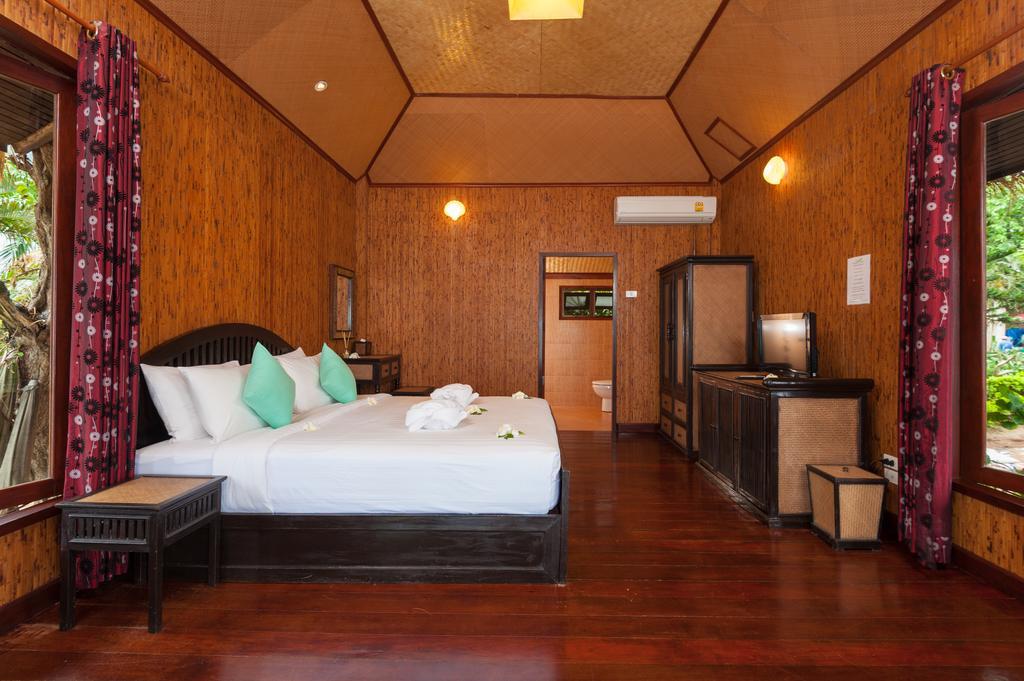 Deluxe Bungalow Beach Front