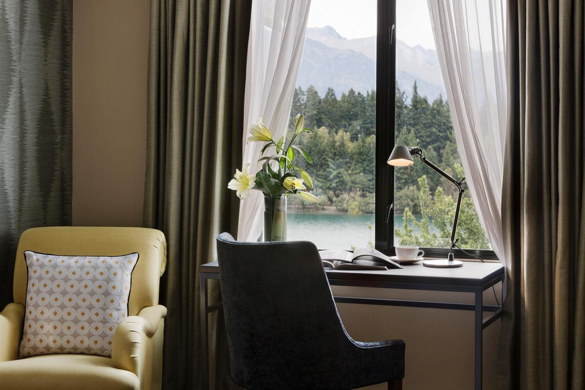 St Moritz King Room Lake View