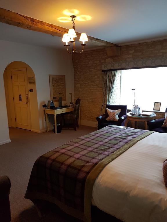 Feature Double Room
